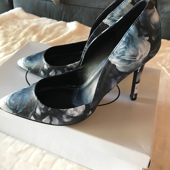 Charles David Shoes - Floral Pumps by Charles David